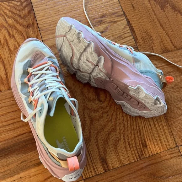 Sorel Kinetic Breakthrough Shoes - Picture 2 of 4